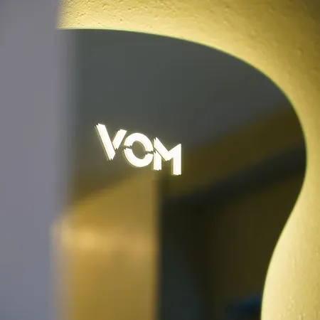 酒店 Vom *